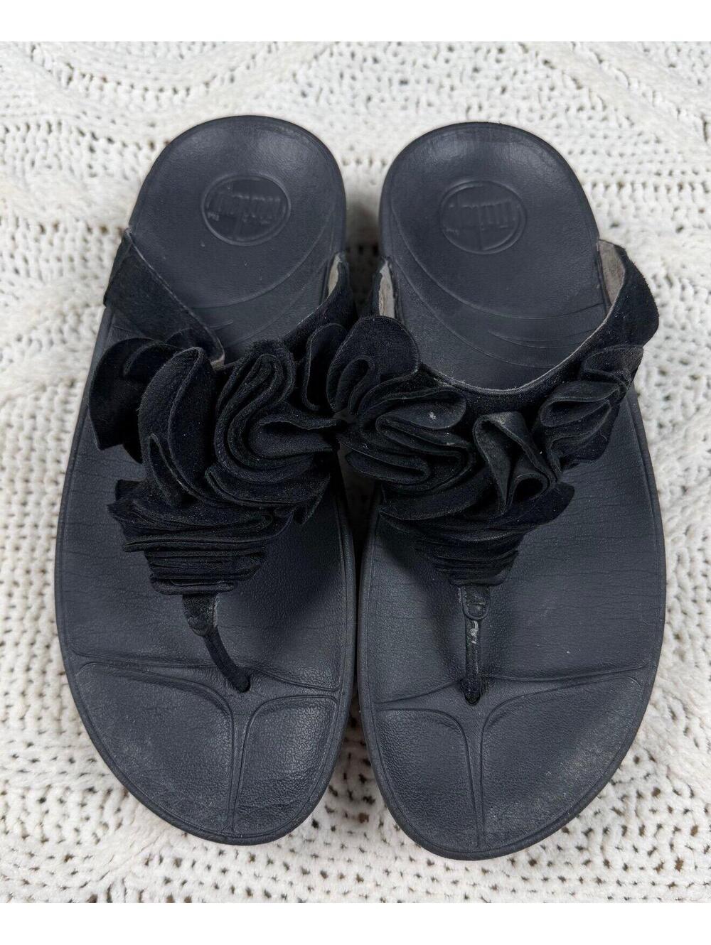 Fitflop Yoko Sandal Womens Sz 7 Black Suede Rosette Floral Wedge Thong Flip Flop